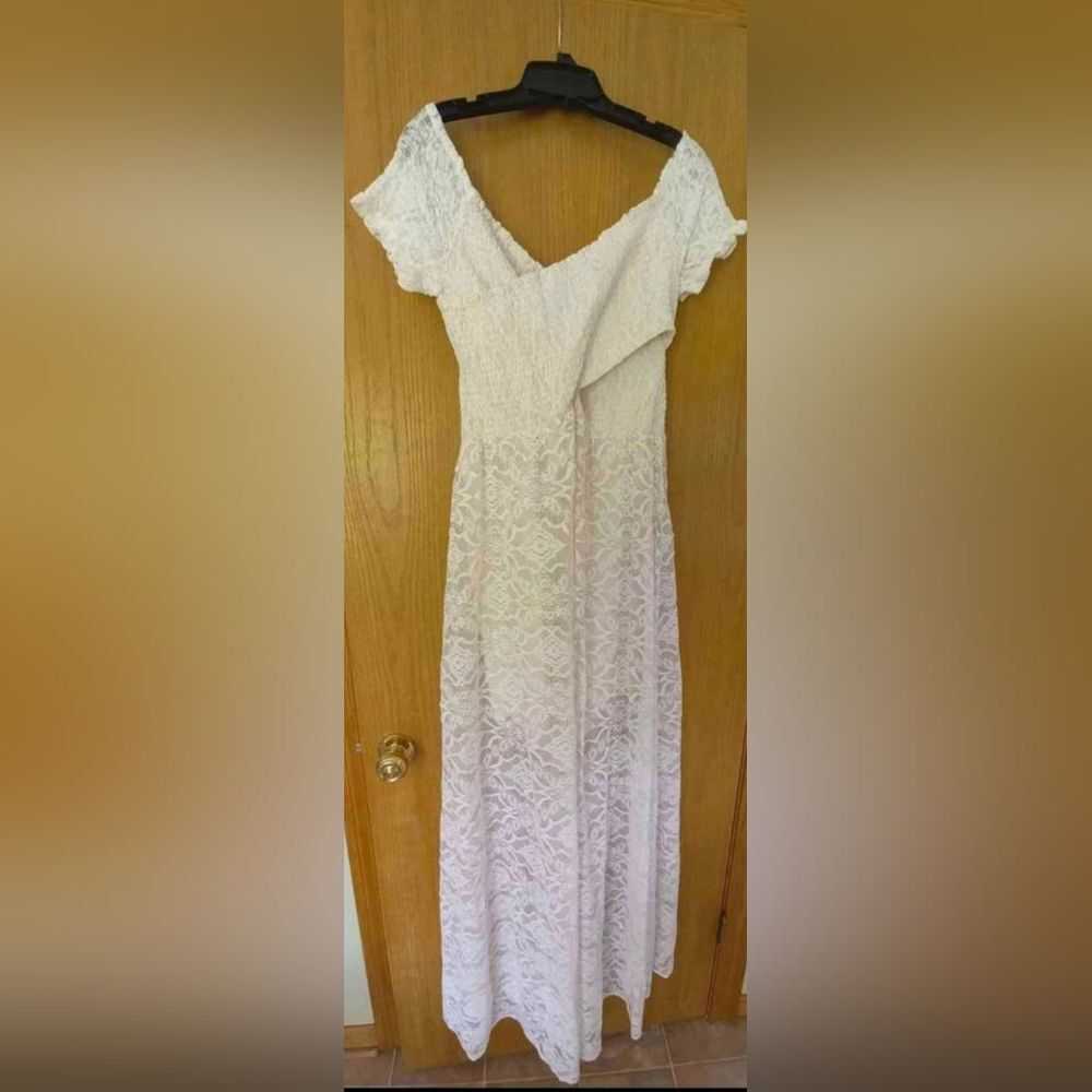 NWT Vici Aakaa head over heels smocked crossover dress White Lace Size Lg - Picture 3 of 5